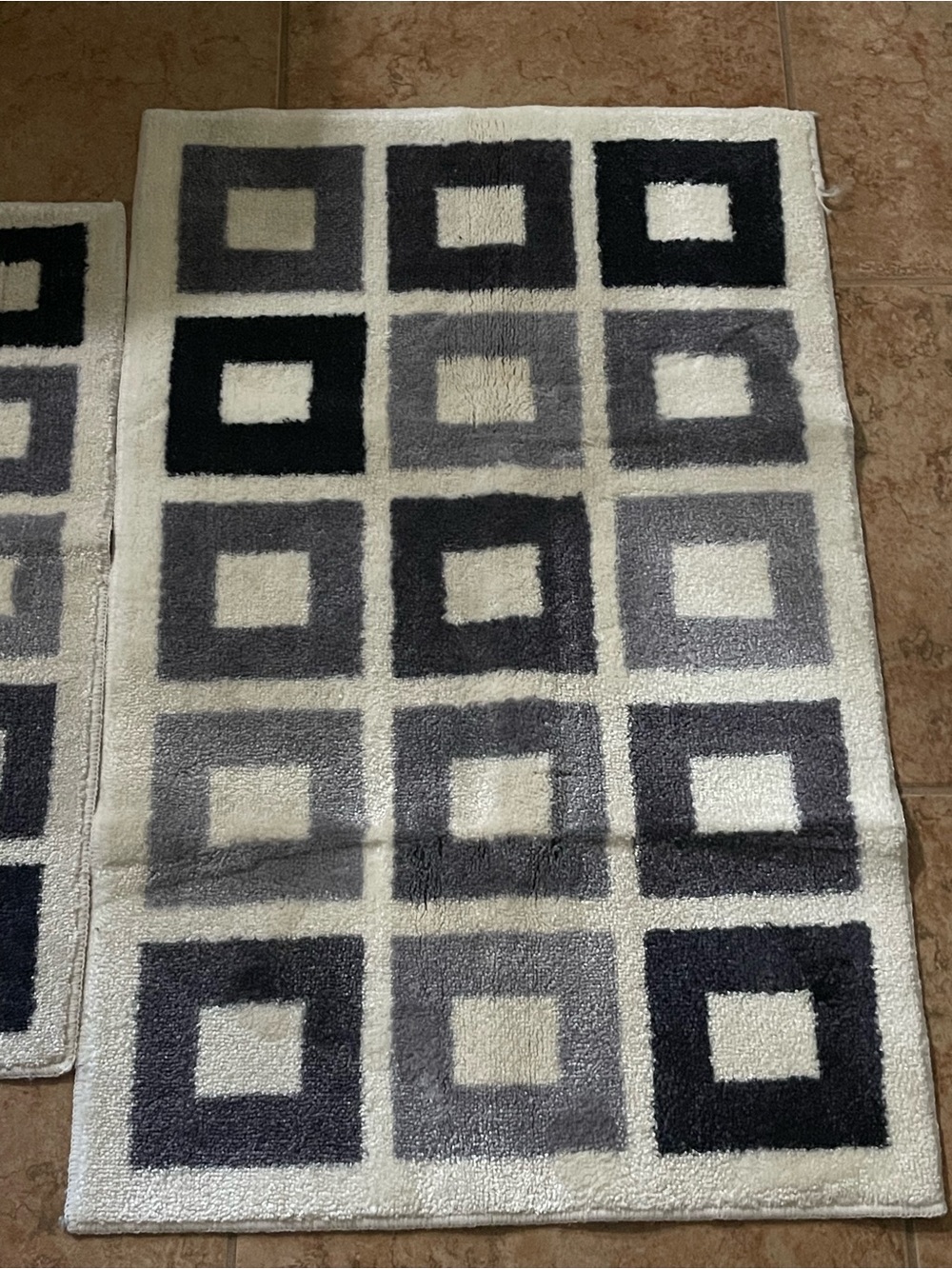Geometric Square Pattern Bath Rugs - Neutral Gray & Black - Picture 6 of 8